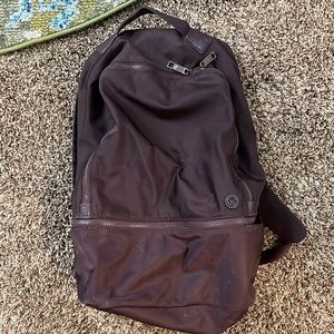 Lulu lemon back pack city adventurer 20 L
